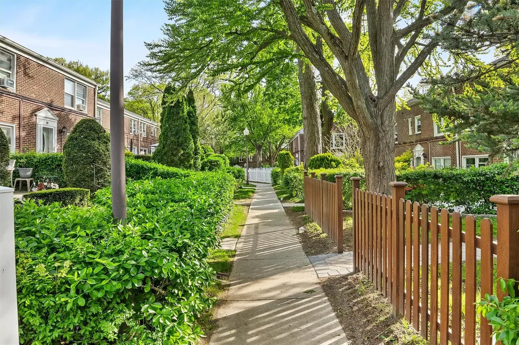 61 Hilltop Acres Yonkers NY 10704