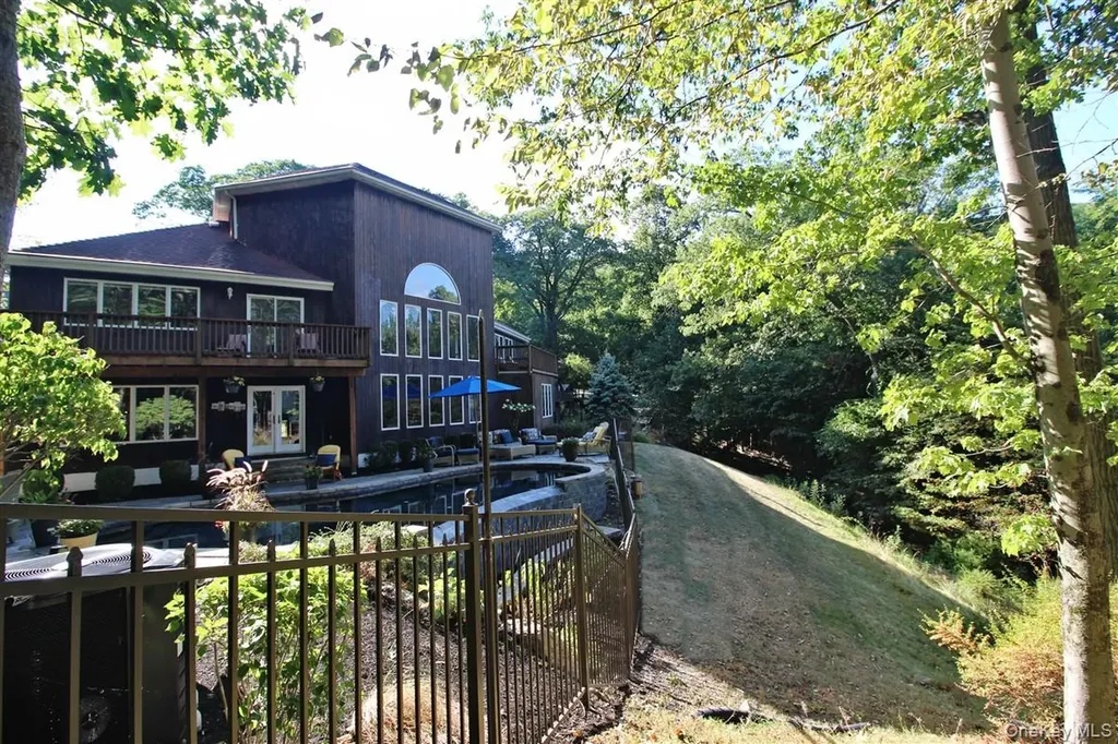 36 Ridgetop Drive Tomkins Cove NY 10986