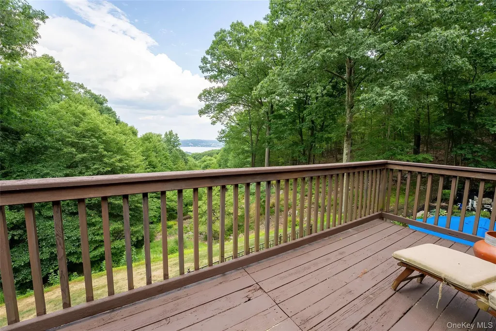 36 Ridgetop Drive Tomkins Cove NY 10986