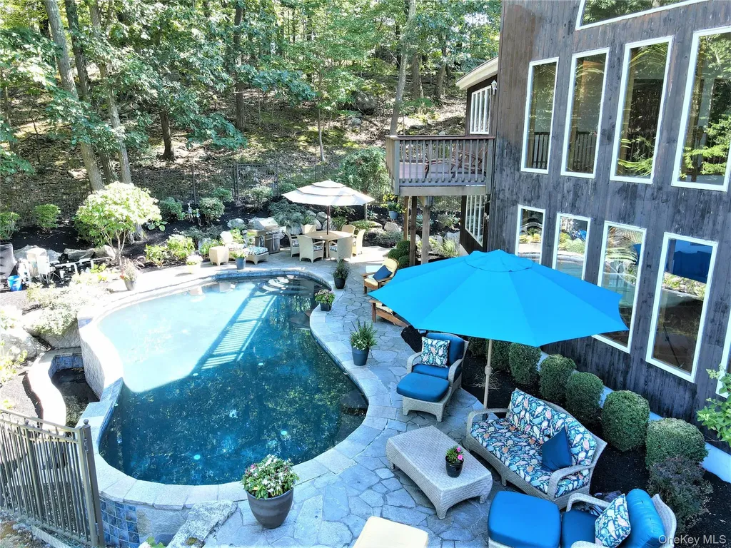 36 Ridgetop Drive Tomkins Cove NY 10986