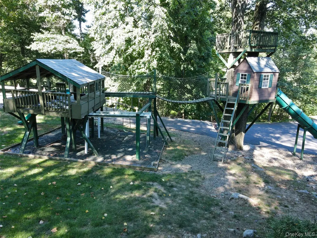 36 Ridgetop Drive Tomkins Cove NY 10986