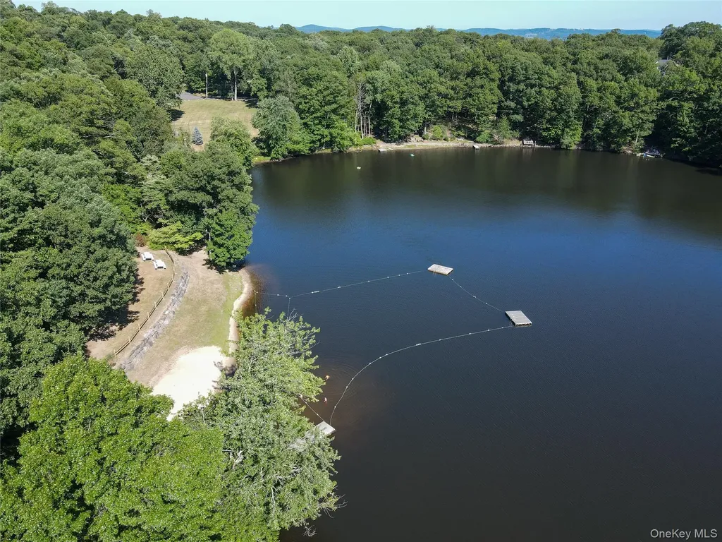 36 Ridgetop Drive Tomkins Cove NY 10986