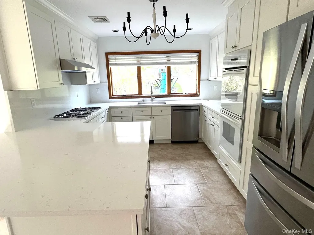 36 Ridgetop Drive Tomkins Cove NY 10986