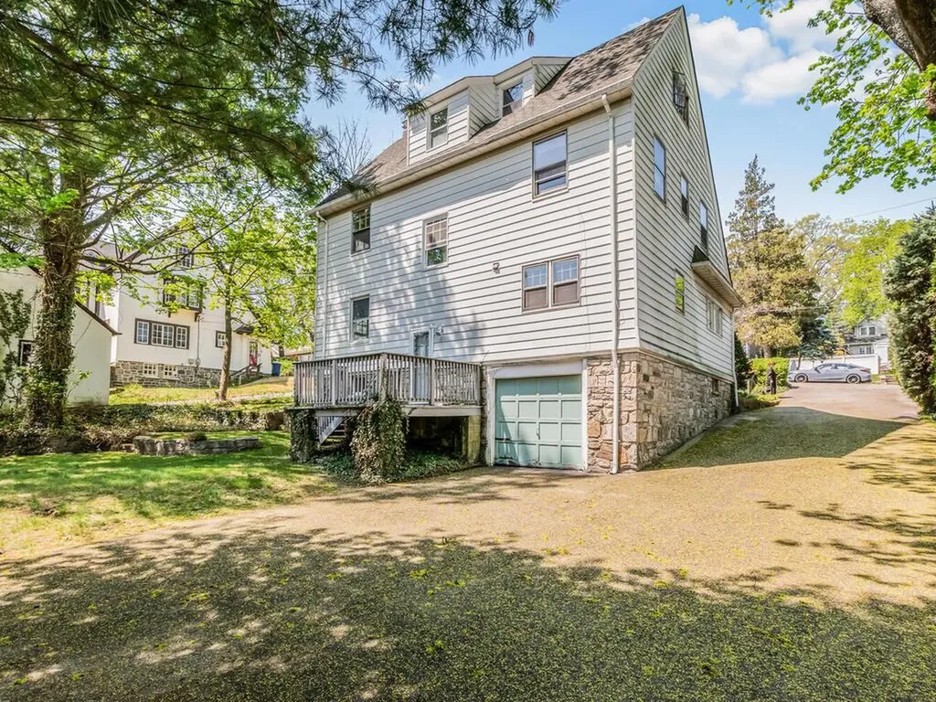 72 Pilgrim Avenue Yonkers NY 10710