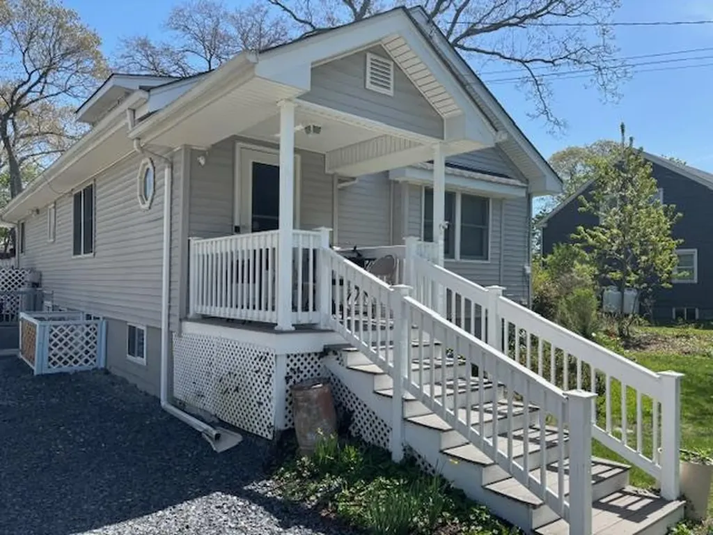 1434 Roanoke Avenue Riverhead NY 11901