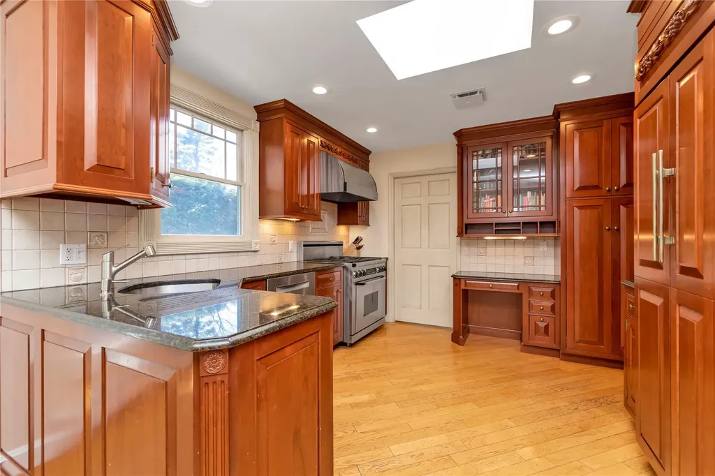 21 Chestnut Avenue Glen Head NY 11545