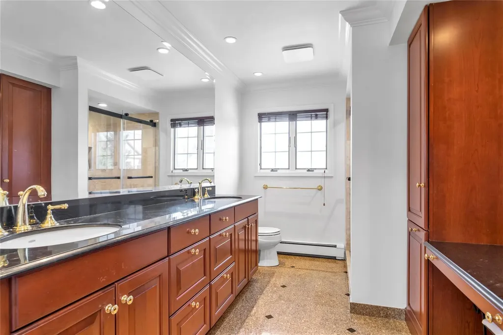 21 Chestnut Avenue Glen Head NY 11545
