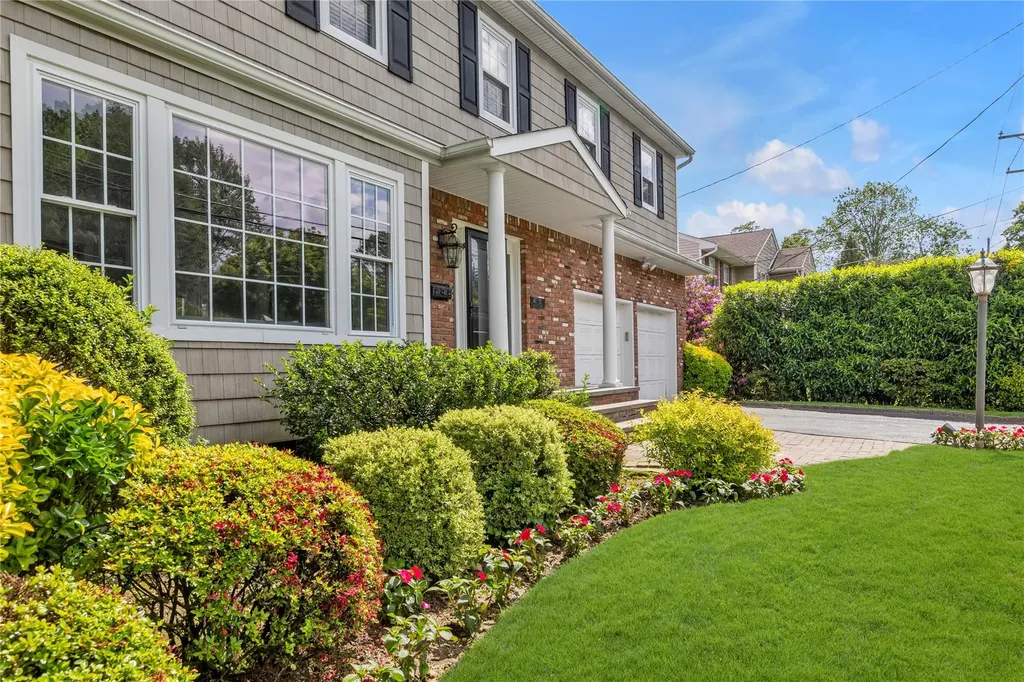 21 Chestnut Avenue Glen Head NY 11545