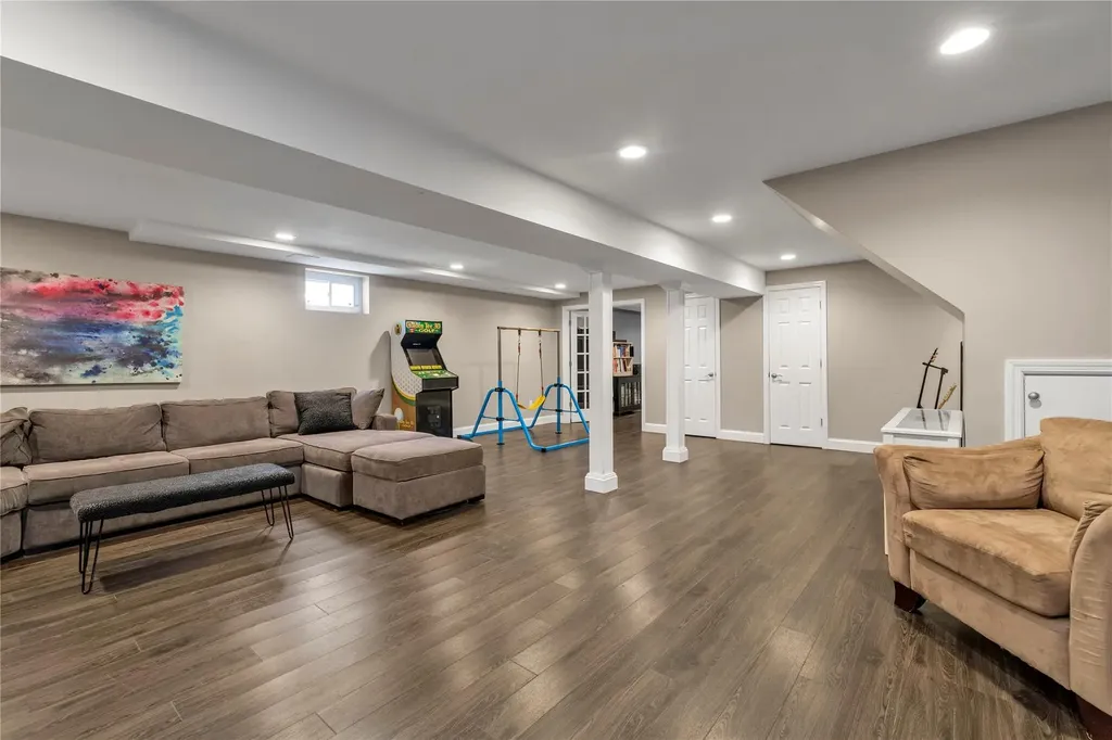 21 Chestnut Avenue Glen Head NY 11545