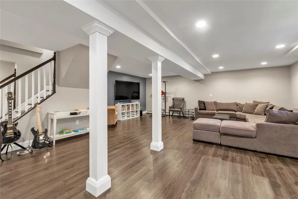 21 Chestnut Avenue Glen Head NY 11545