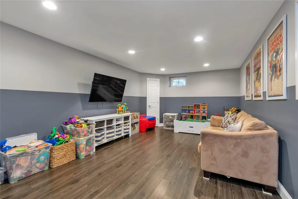 21 Chestnut Avenue Glen Head NY 11545