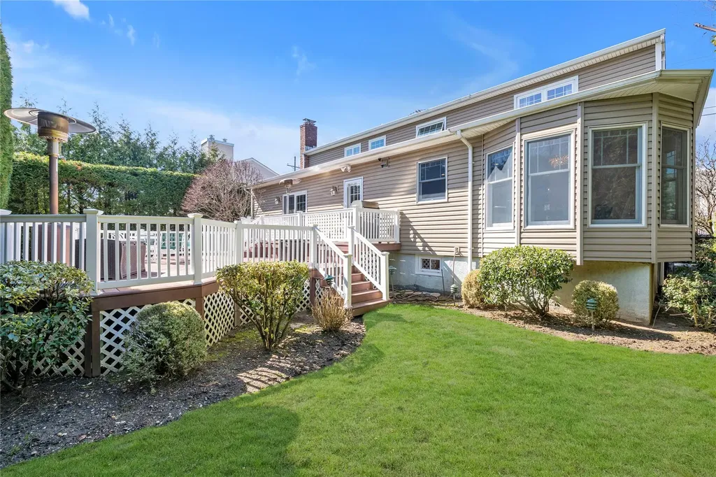 21 Chestnut Avenue Glen Head NY 11545