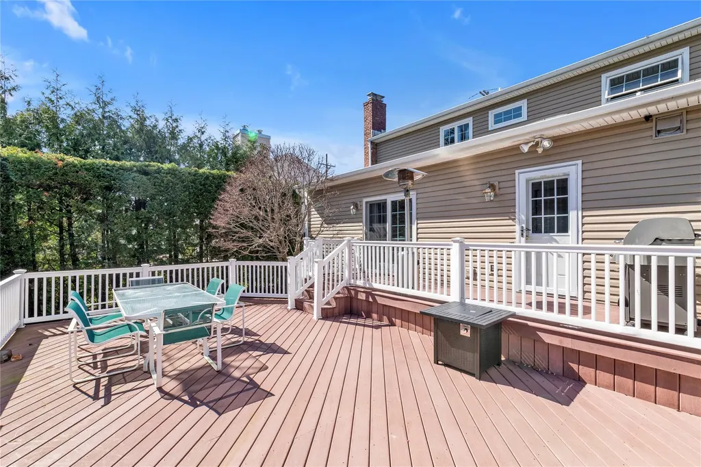 21 Chestnut Avenue Glen Head NY 11545