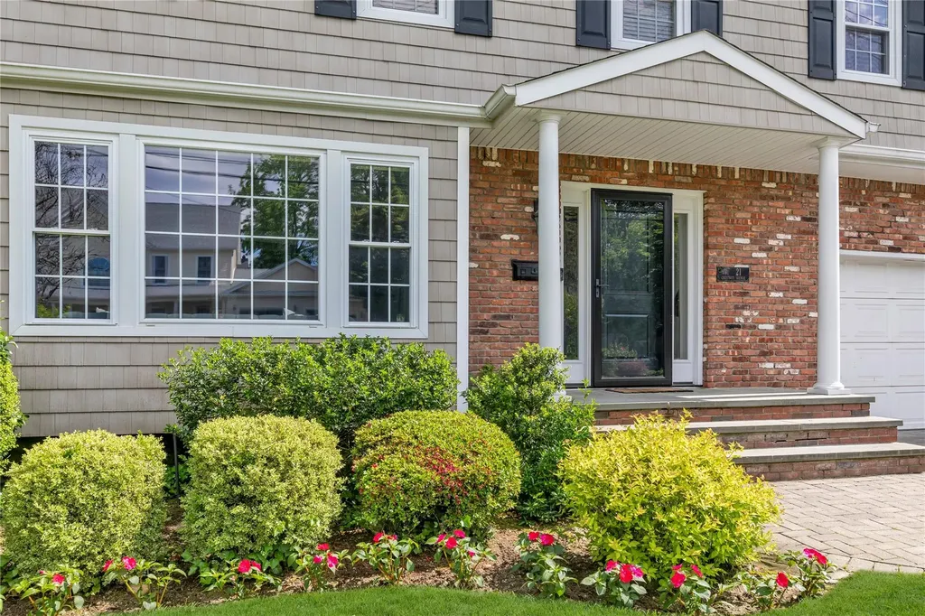 21 Chestnut Avenue Glen Head NY 11545
