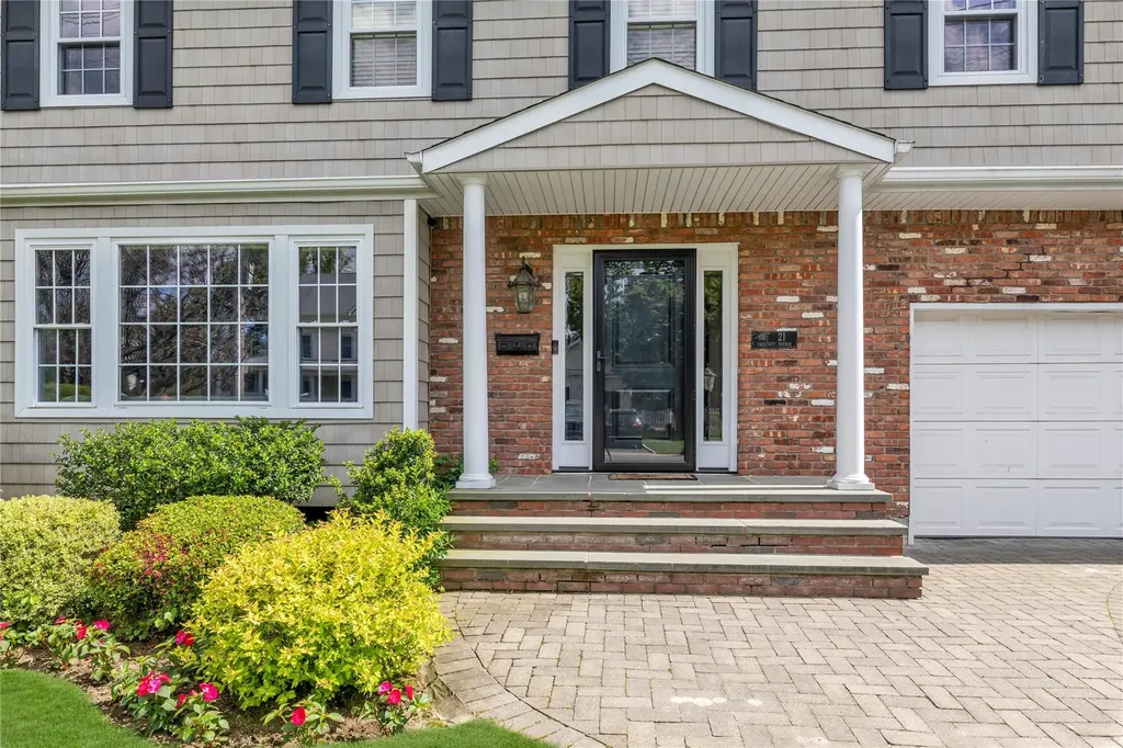 21 Chestnut Avenue Glen Head NY 11545