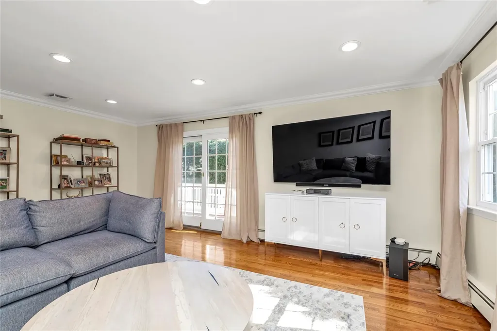 21 Chestnut Avenue Glen Head NY 11545