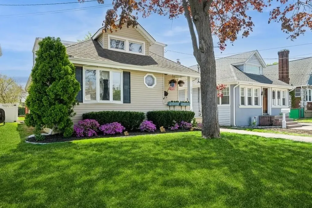 1050 Lakeside Place Baldwin NY 11510