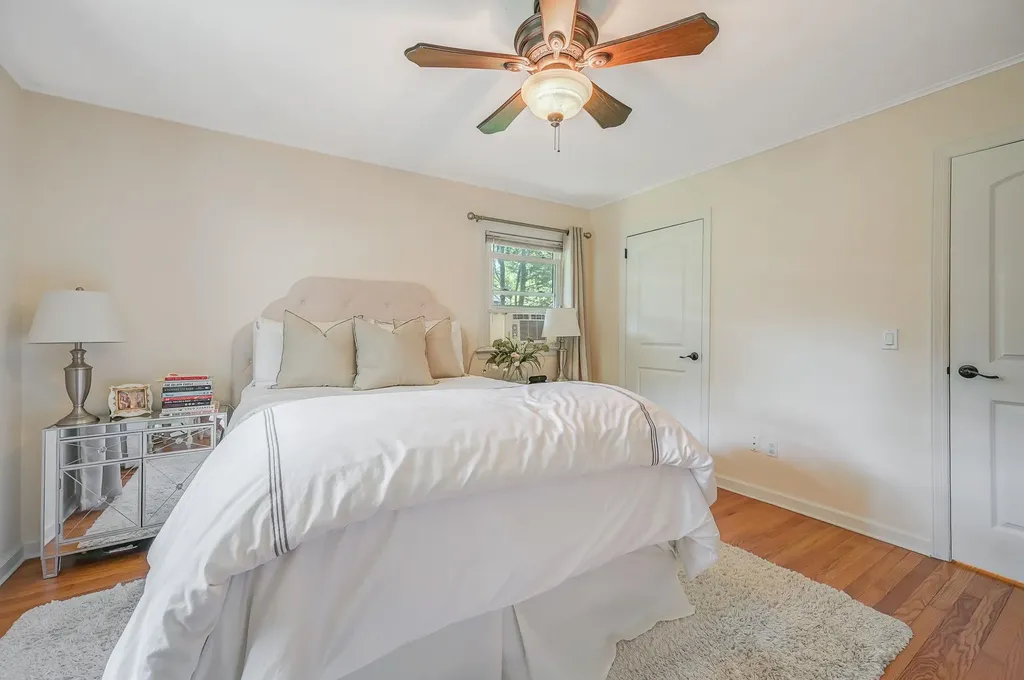 6 Lolly Lane Centereach NY 11720