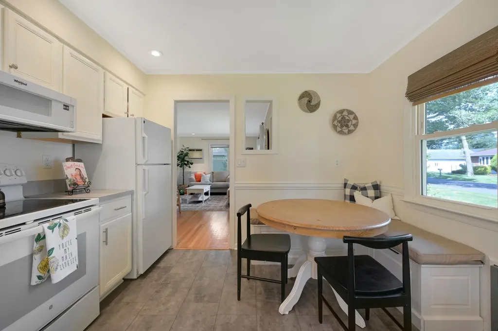 6 Lolly Lane Centereach NY 11720