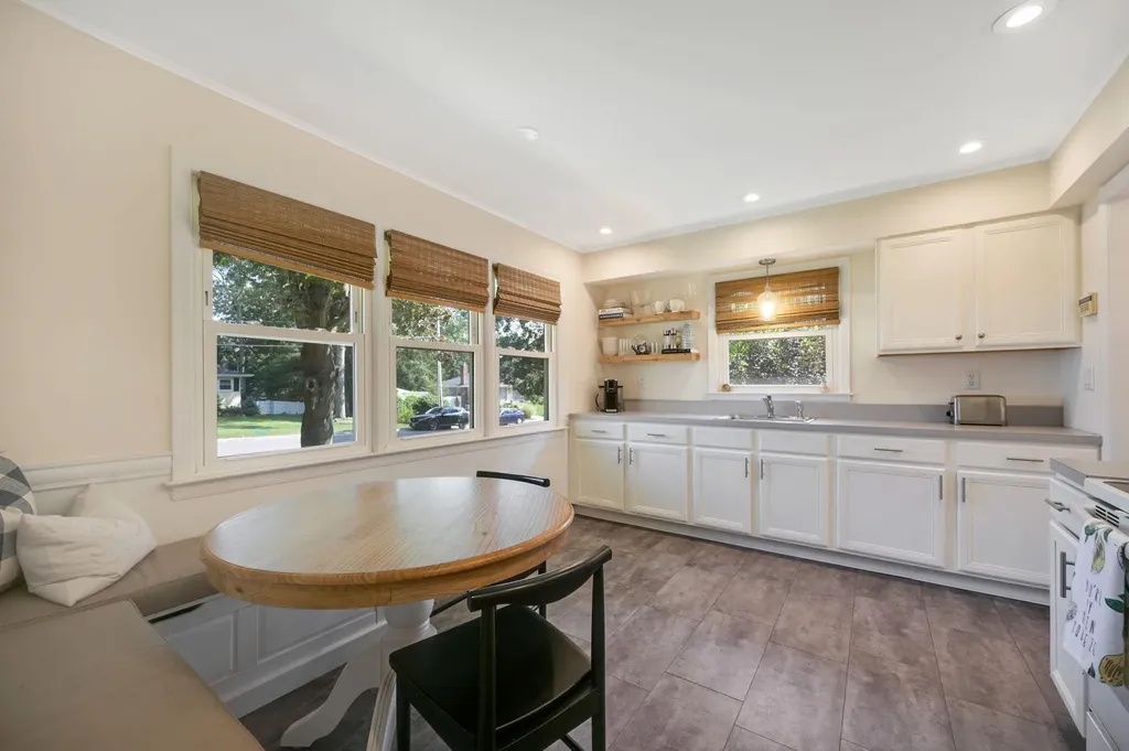 6 Lolly Lane Centereach NY 11720