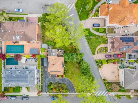 14-35 161 Street Beechhurst NY 11357