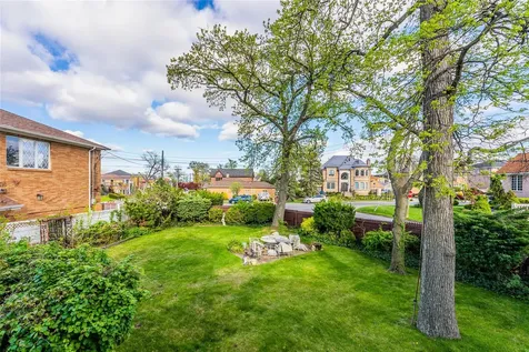 14-35 161 Street Beechhurst NY 11357