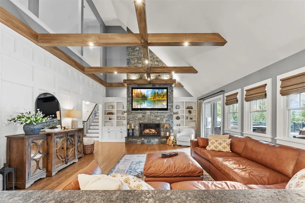 10 Brian Lane Mount Sinai NY 11766