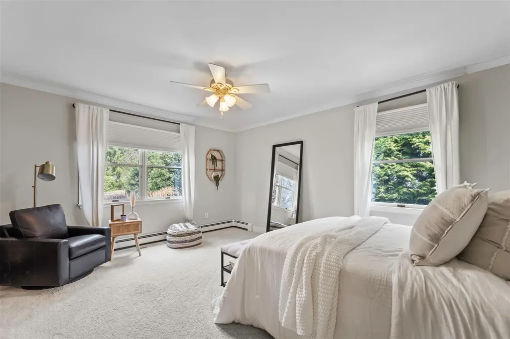 10 Brian Lane Mount Sinai NY 11766