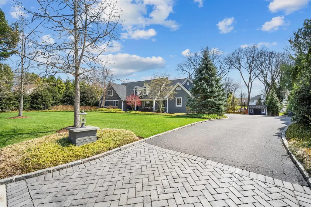 10 Brian Lane Mount Sinai NY 11766