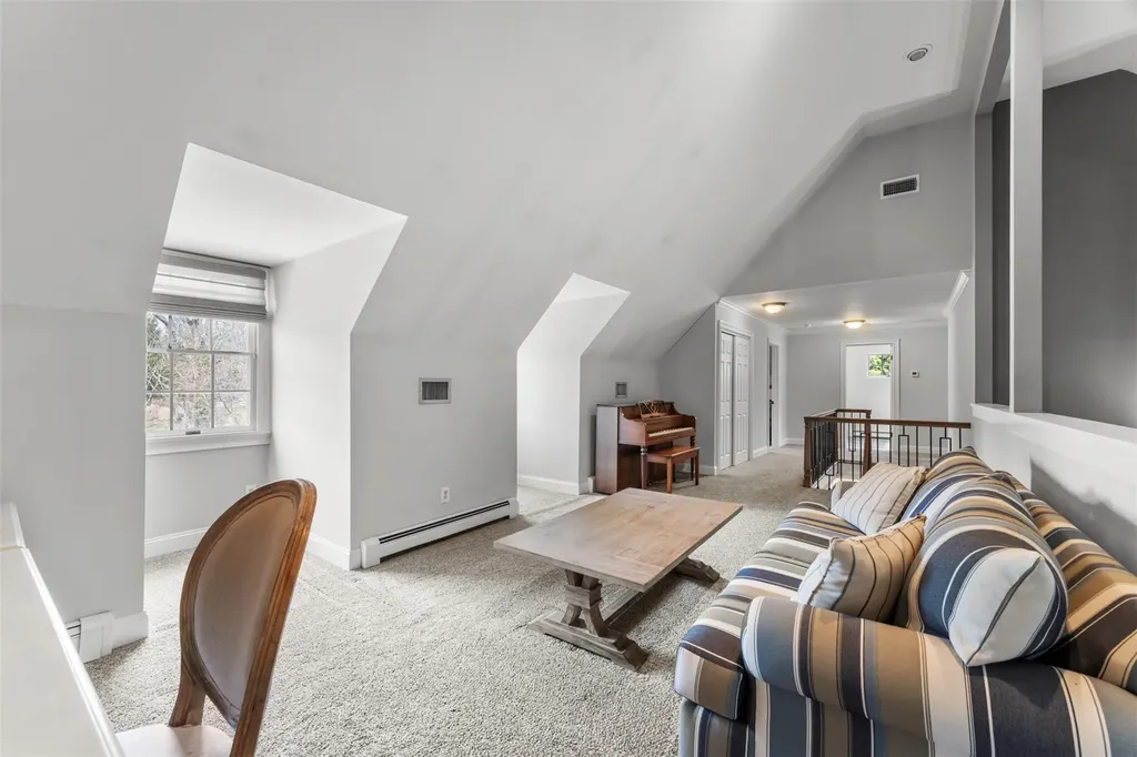 10 Brian Lane Mount Sinai NY 11766