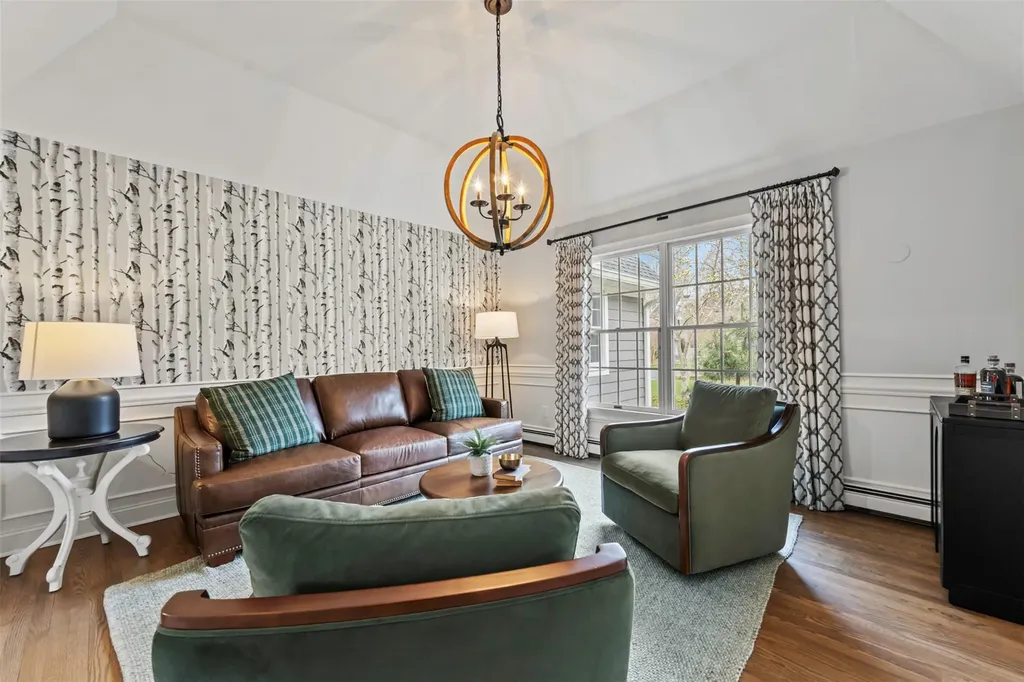10 Brian Lane Mount Sinai NY 11766