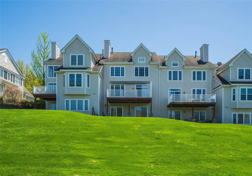 5 Pinehurst Circle Monroe NY 10950