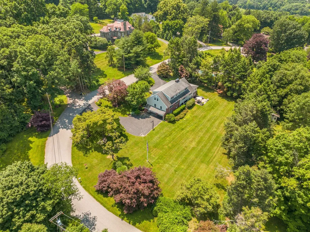 29 Barrett Road Katonah NY 10536