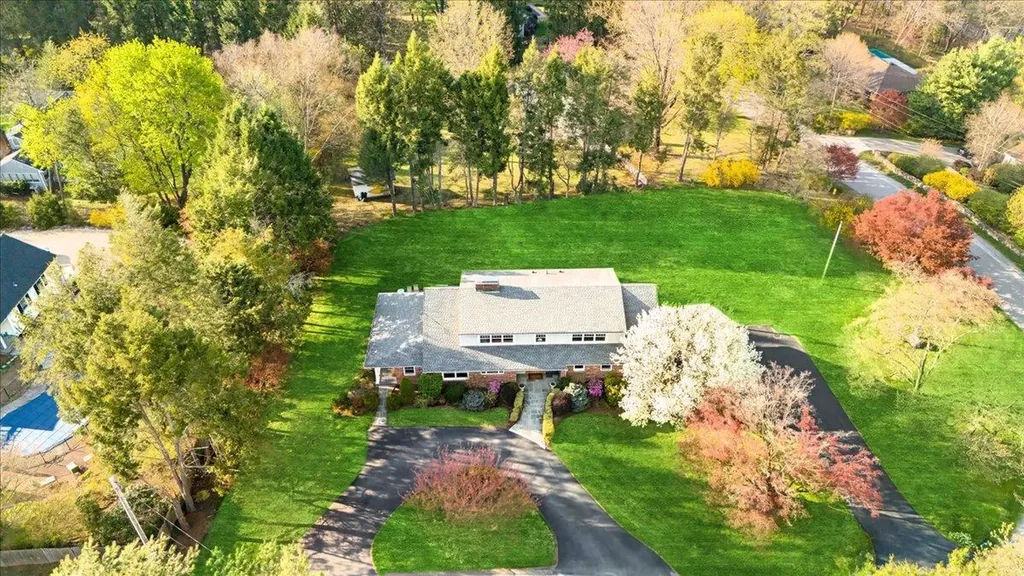 29 Barrett Road Katonah NY 10536
