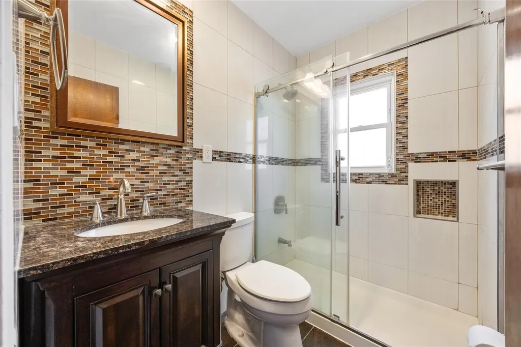 15911 29th Avenue Flushing NY 11358