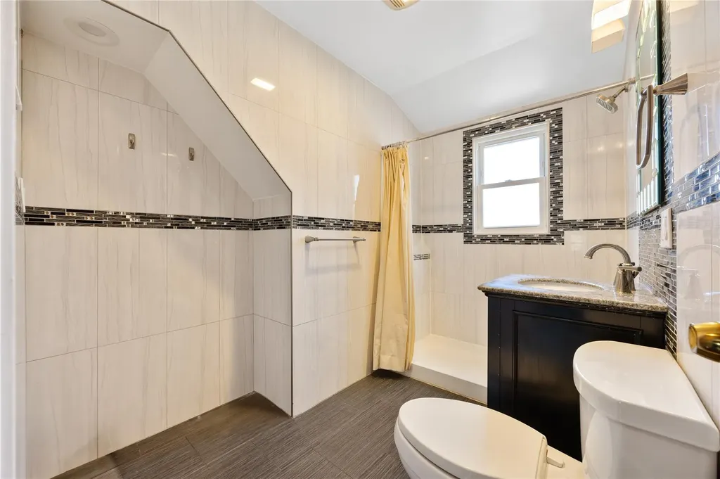 15911 29th Avenue Flushing NY 11358