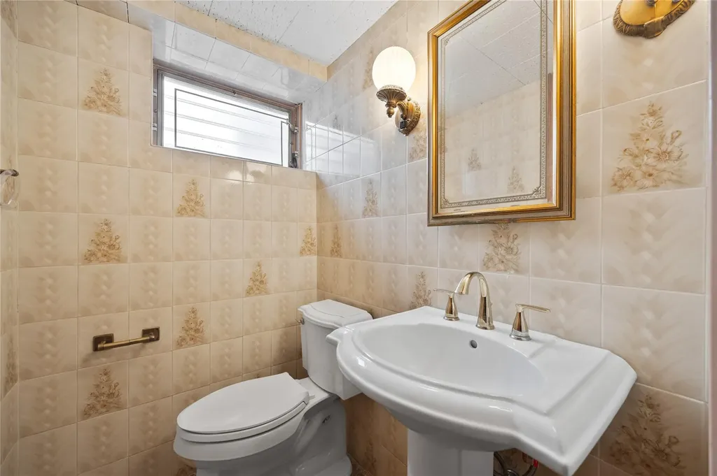 15911 29th Avenue Flushing NY 11358