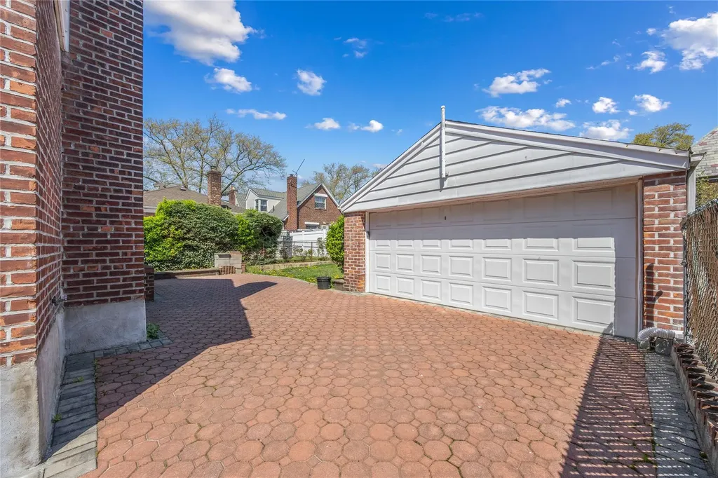 15911 29th Avenue Flushing NY 11358