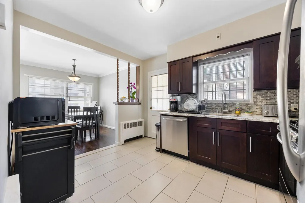 15911 29th Avenue Flushing NY 11358