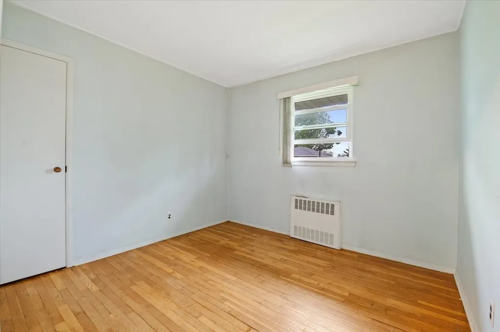 16 Bradley Street Plainview NY 11803