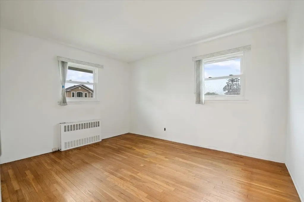 16 Bradley Street Plainview NY 11803