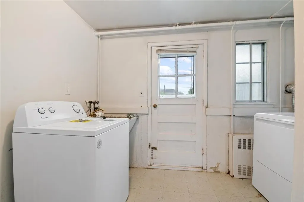 16 Bradley Street Plainview NY 11803