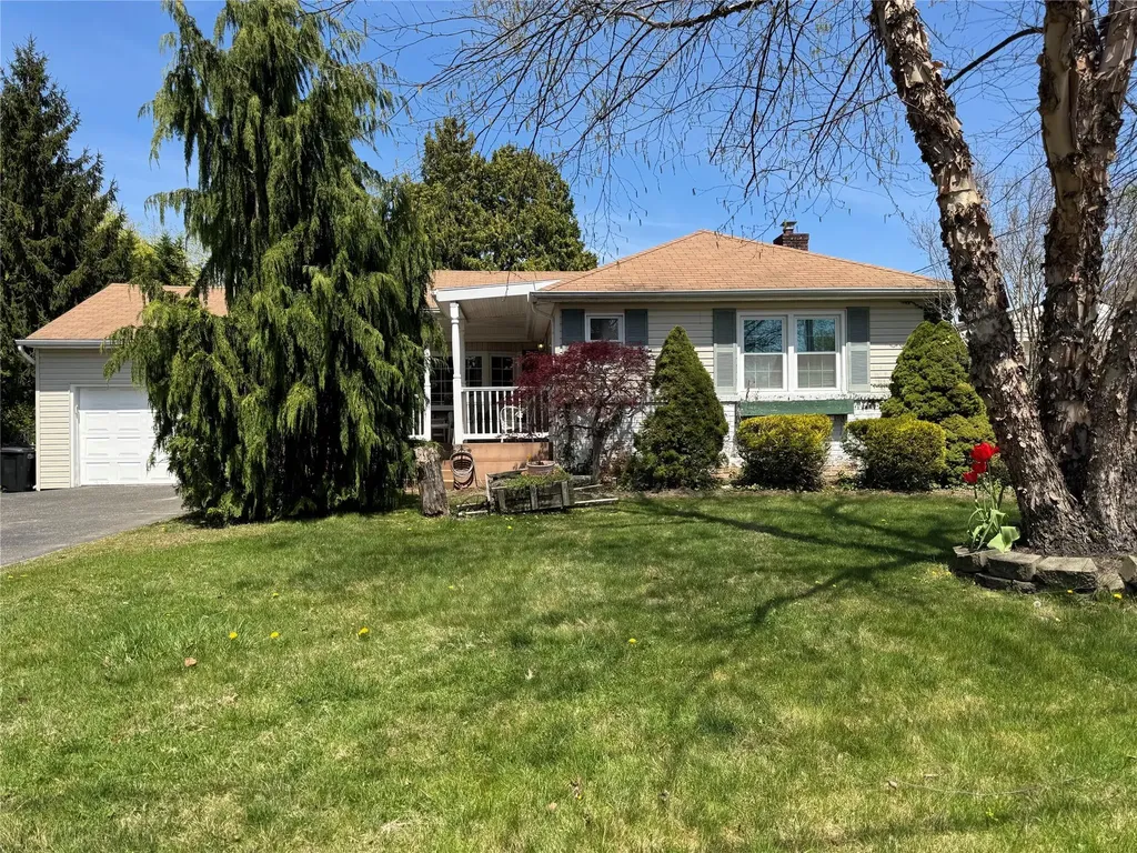 3203 Poplar Place Wantagh NY 11793