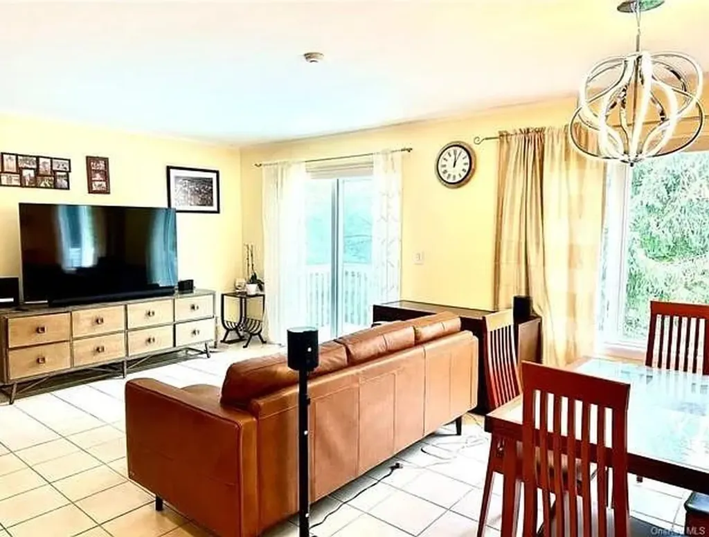 11 Cygnet Road Congers NY 10920
