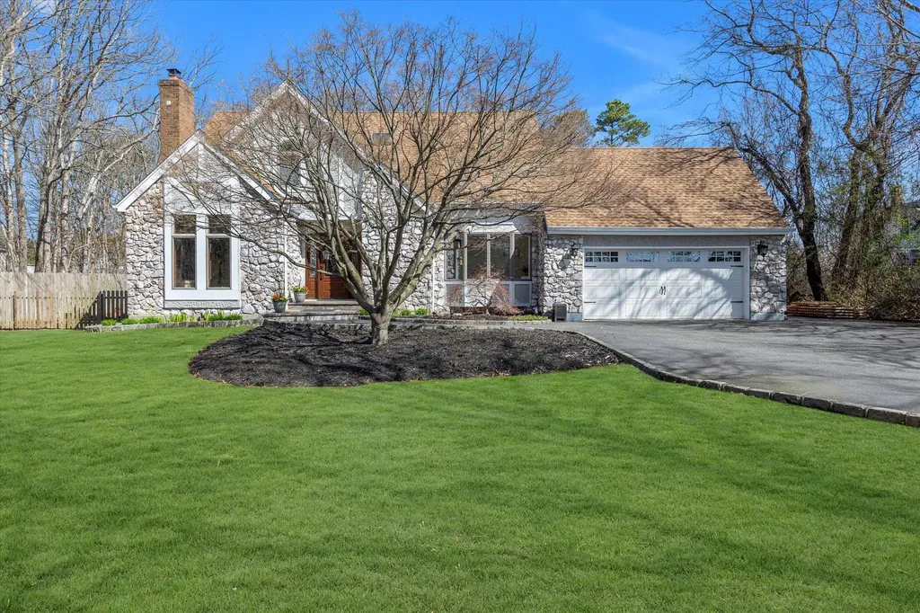 1 Inwood Street Bayport NY 11705