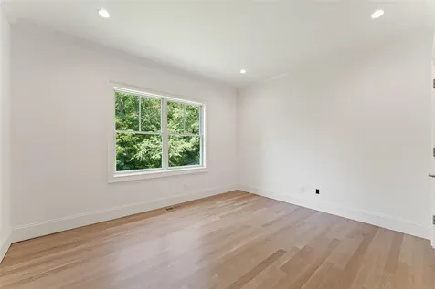 20 Carthage Lane Scarsdale NY 10583
