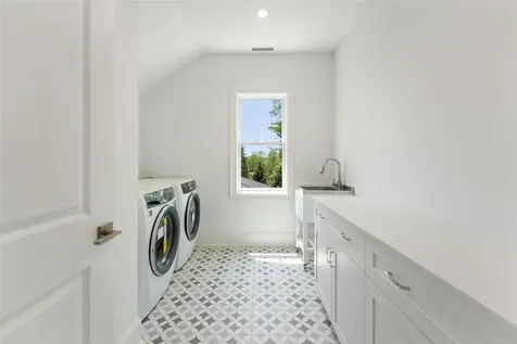 20 Carthage Lane Scarsdale NY 10583