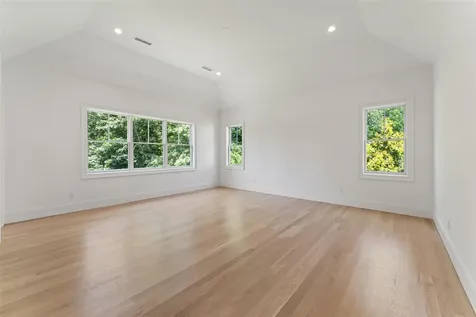 20 Carthage Lane Scarsdale NY 10583