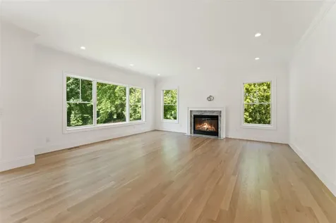 20 Carthage Lane Scarsdale NY 10583