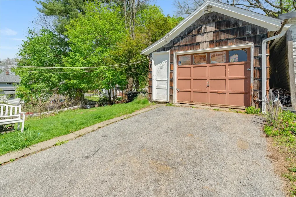 17 Lawrence Road Poughkeepsie NY 12601